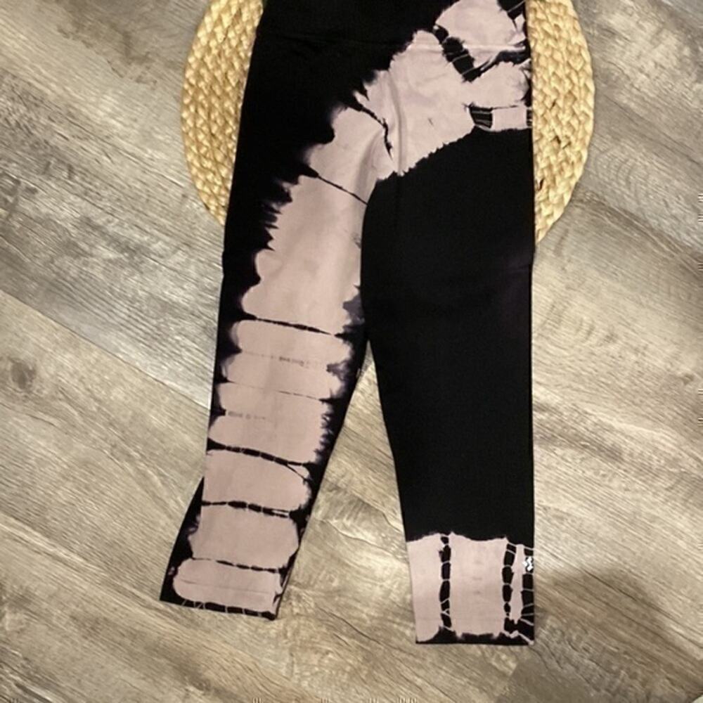 NUX MADE WITH LIVE CROPPED LEGGINGS size xsmall like brand new - Picture 5 of 6